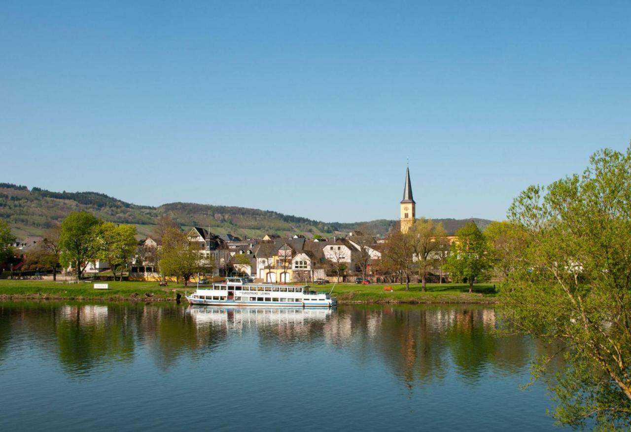 Hotel Krone Riesling トリッテンハイム エクステリア 写真