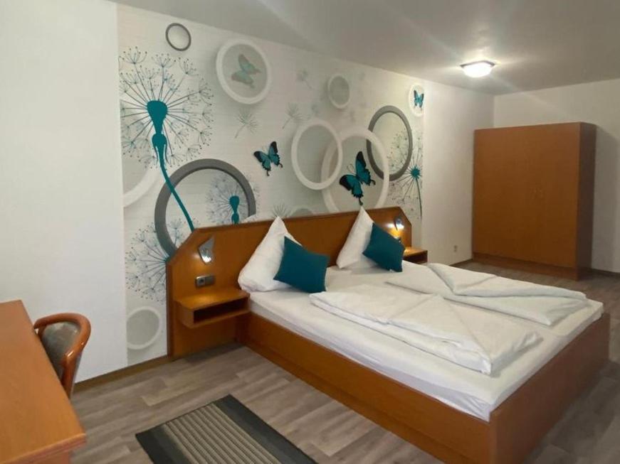 Hotel Krone Riesling トリッテンハイム エクステリア 写真